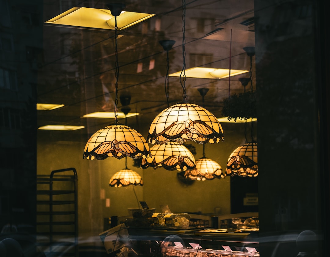 Photo Retro Brown Glass Kitchen Pendant Lamp