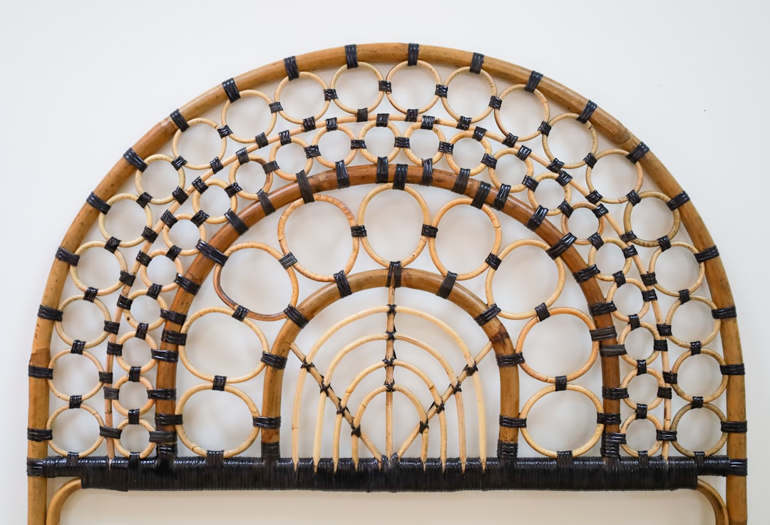 Photo rattan wall lamp