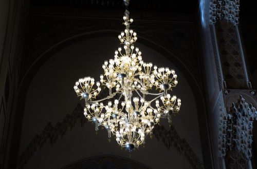 Photo porcelain chandelier