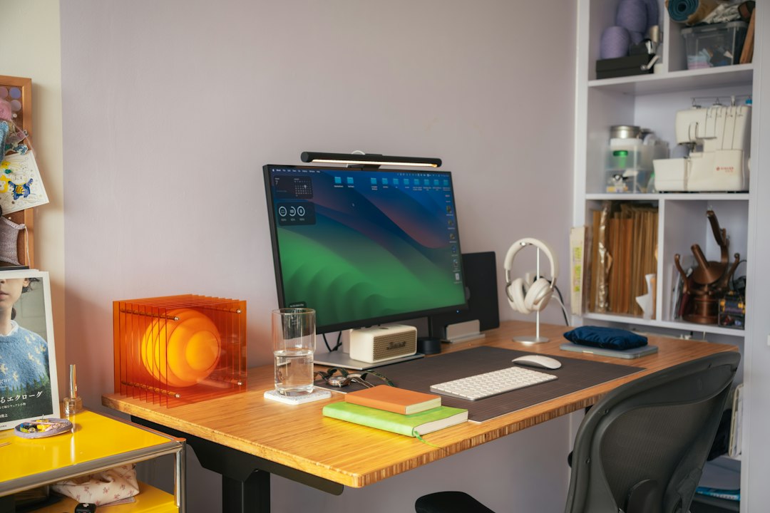 Photo motion sensor curved arm cabinet light home office